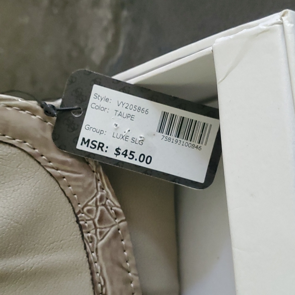 Wallet - Picture 2 of 5